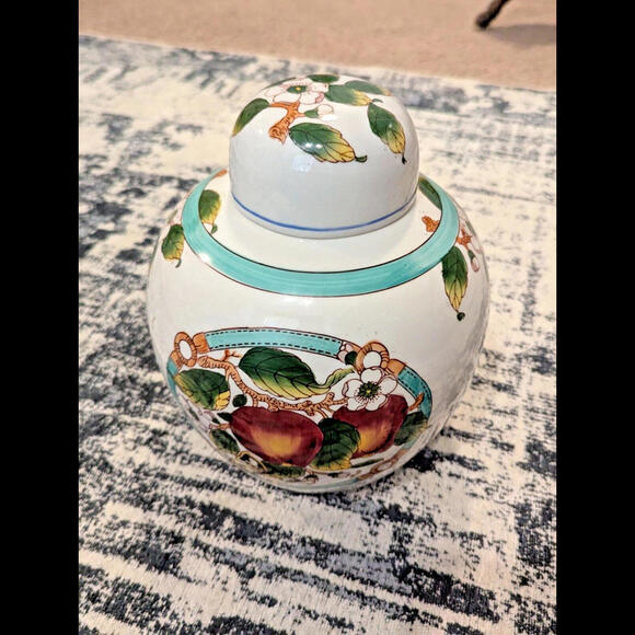 LARGE 11" VINTAGE ASIAN PORCELAIN HAND-PAINTED GINGER JAR  WITH LID - Picture 3 of 6